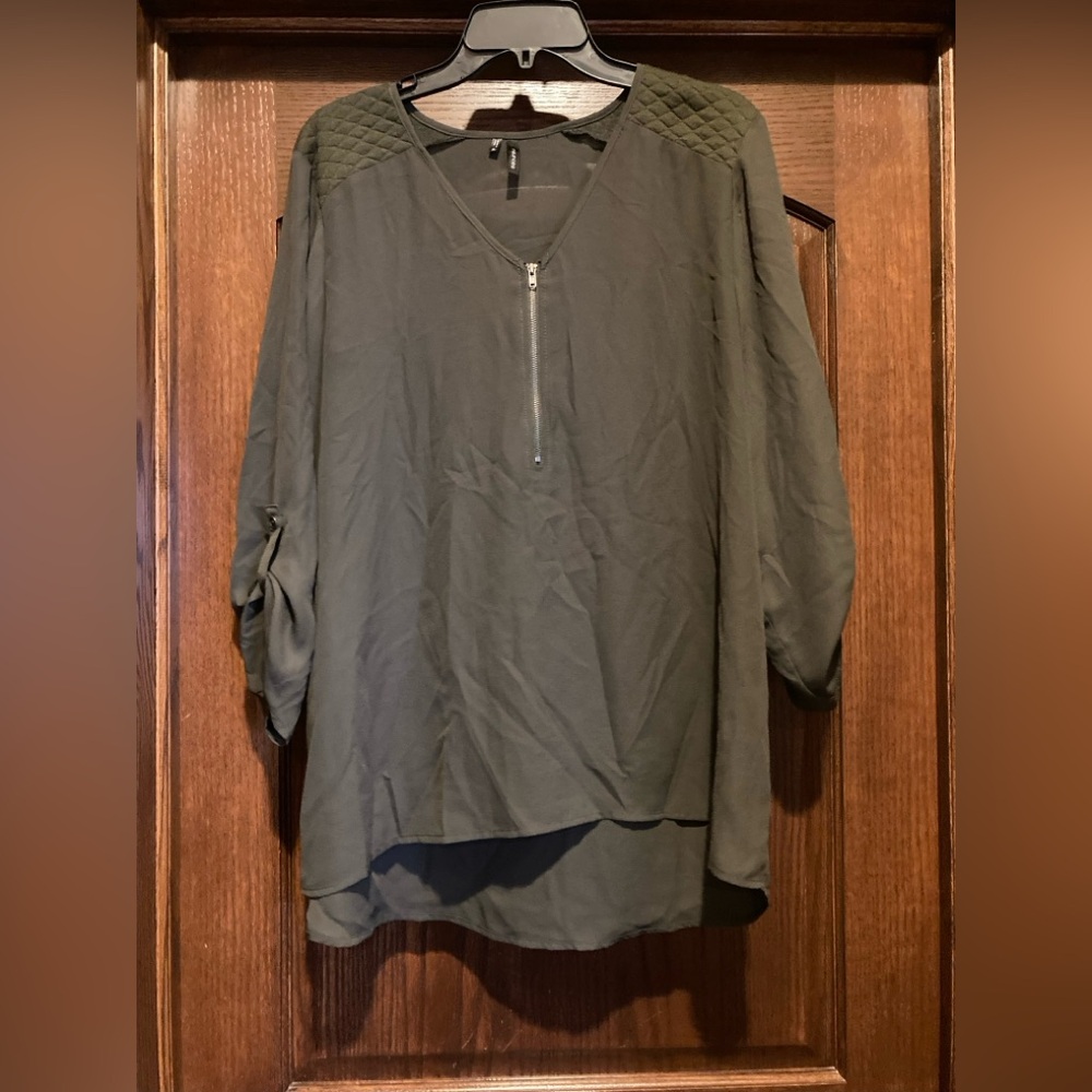 Maurice’s XL Olive Zip Up blouse